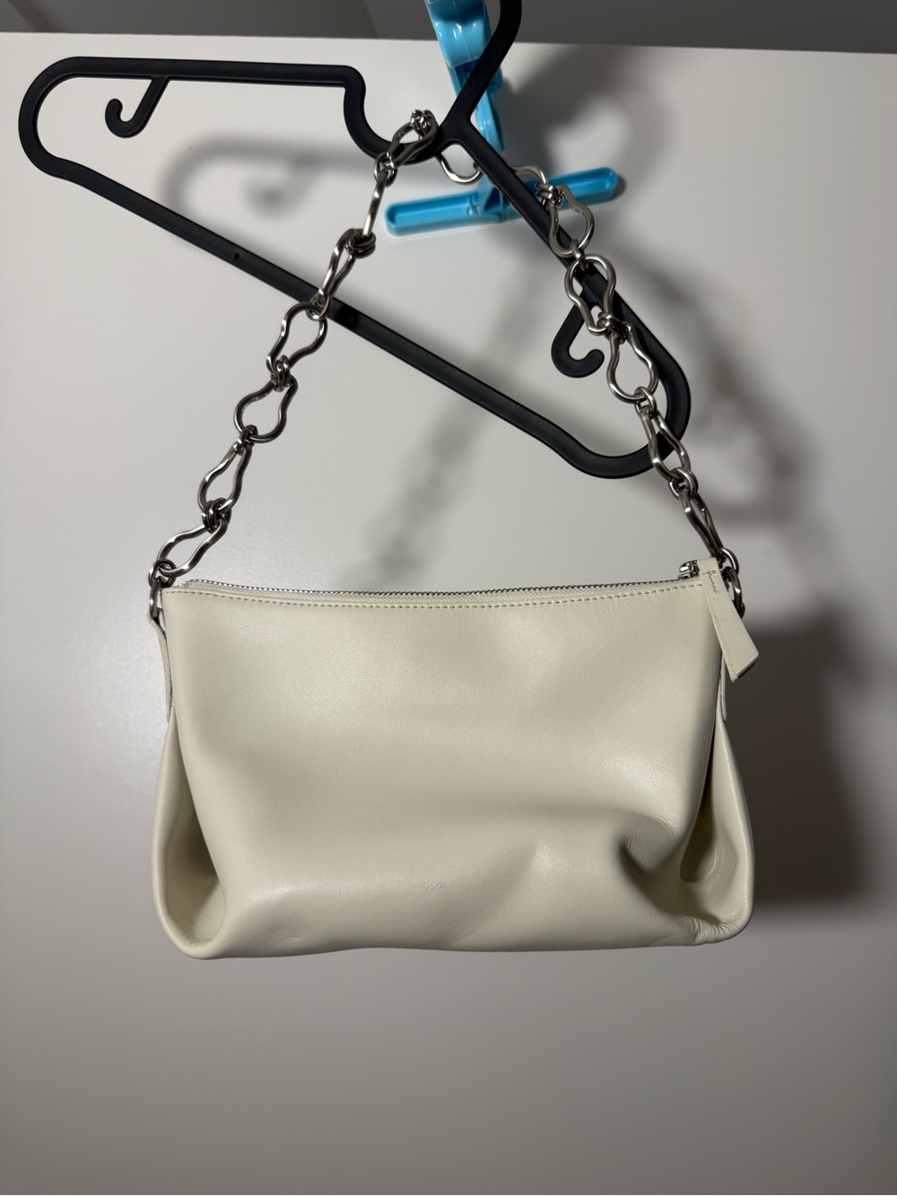 OSOI Cream Leather Shoulder Bag with Chain Strap